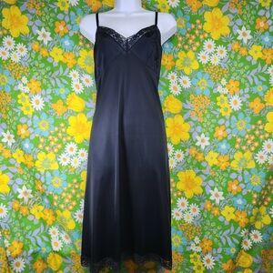 Vintage 80s Vanity Fair Black Lace Lingerie Slip Dress Nightgown Chemise